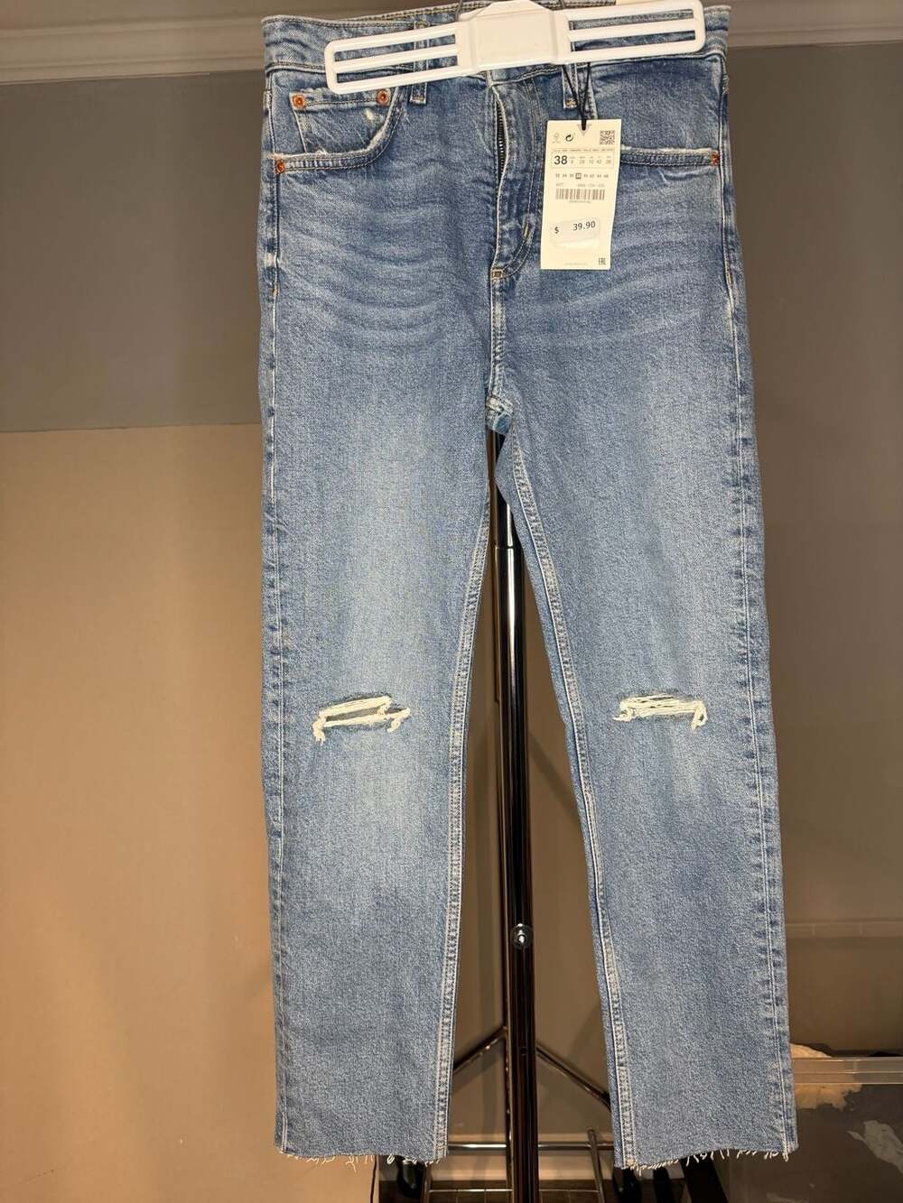 Zara Hi-Rise Ankle Length Slim Fit Distressed Jeans